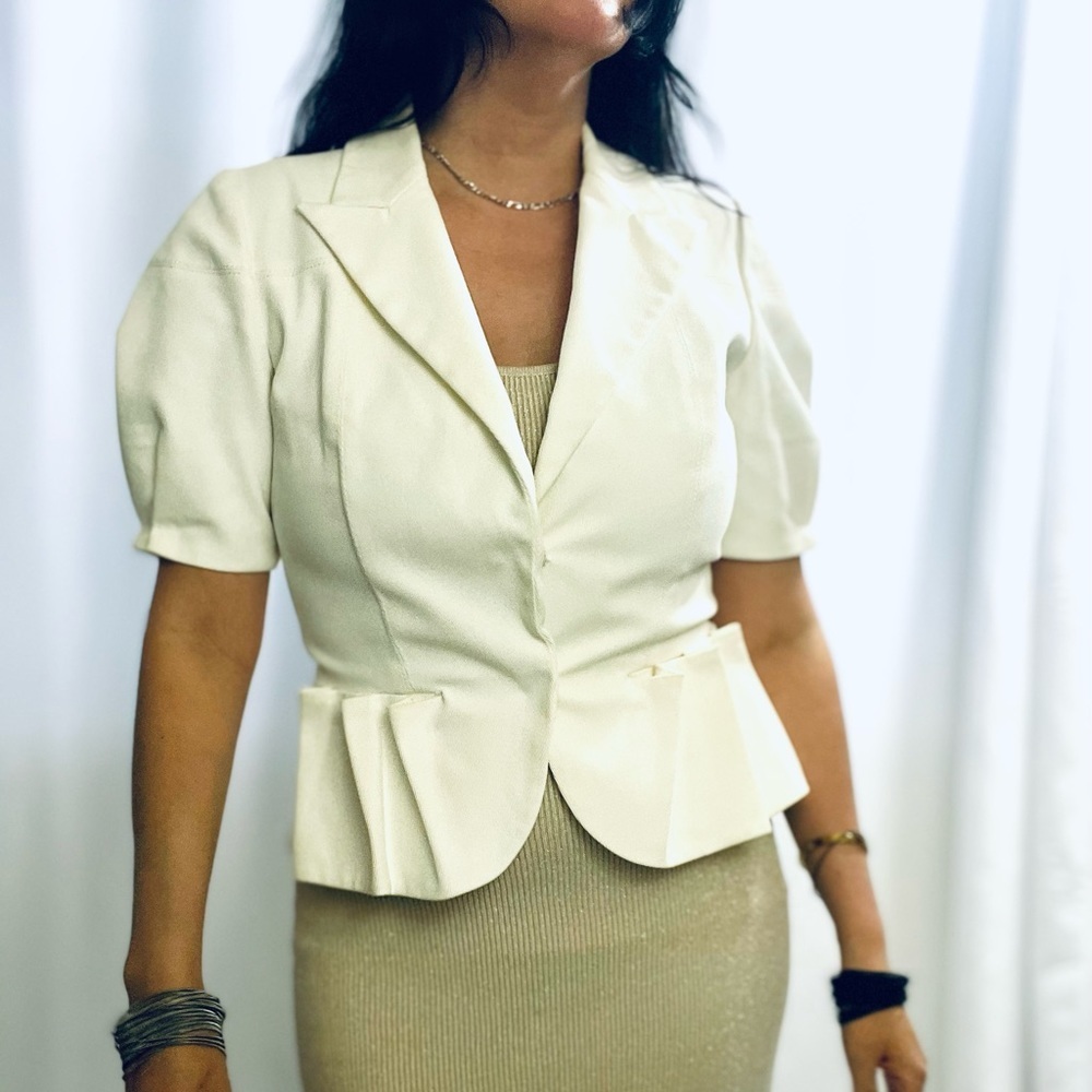 Oscar de la Renta White Short Sleeves Blouse Jacket